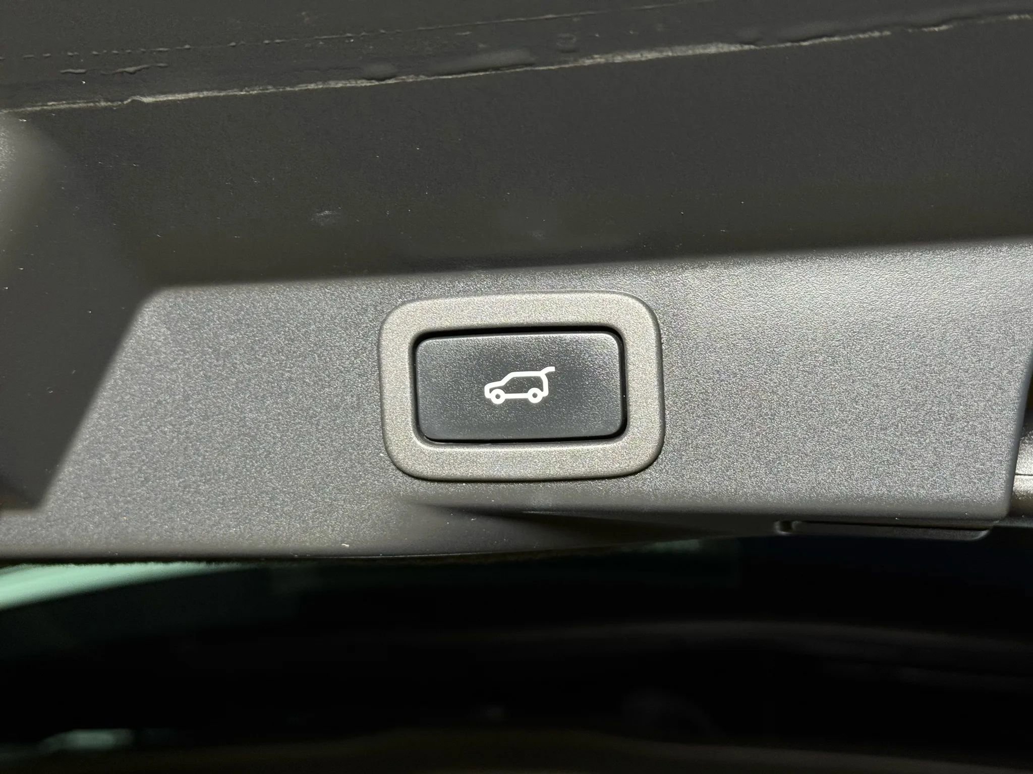 Used 2016 Land Rover Range Rover Sport SE AWD/4WD image 16