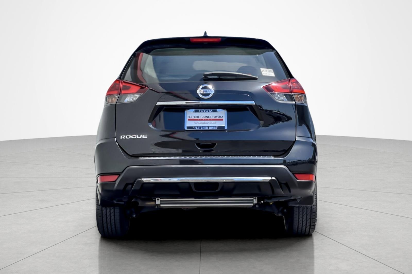 Used 2018 Nissan Rogue S image 4