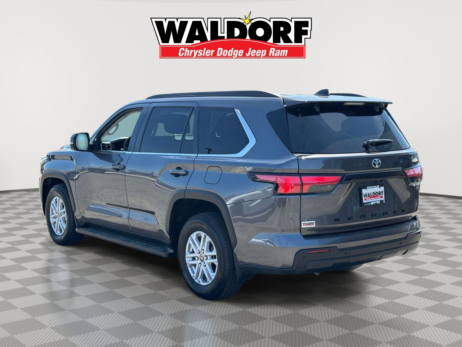 Used 2024 Toyota Sequoia SR5 w/ SR5 Premium Package AWD/4WD image 4