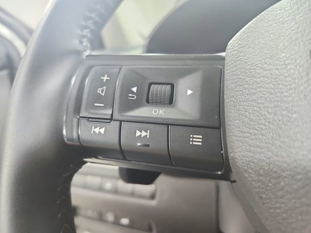 Used 2025 Nissan Rogue SV FWD image 24