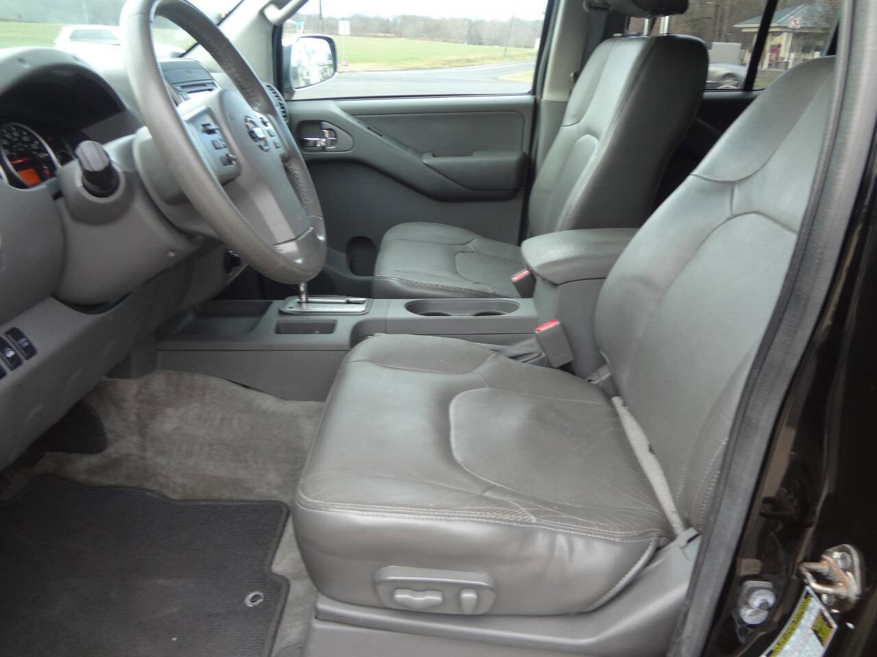Used 2013 Nissan Frontier SL image 10