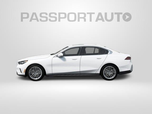 Used 2025 BMW 530i xDrive image 5