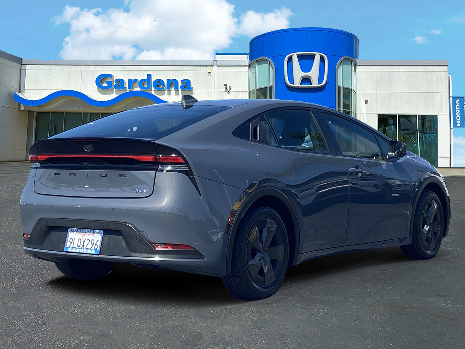 Used 2024 Toyota Prius LE image 6