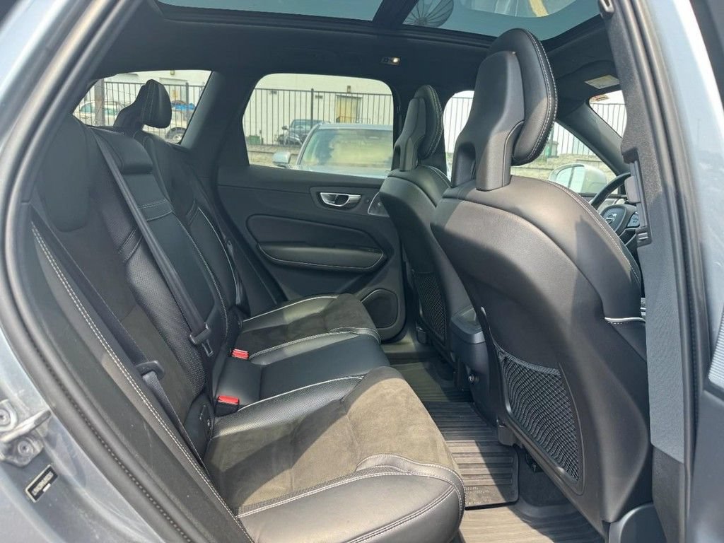 Used 2018 Volvo XC60 T6 R-Design w/ Convenience Package AWD/4WD image 14