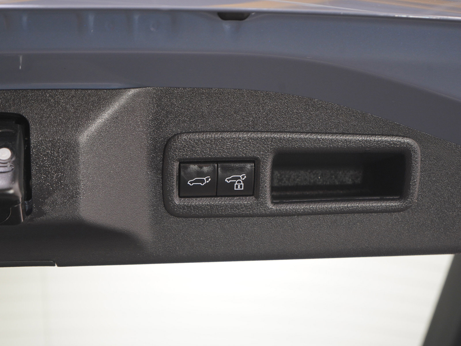 Used 2023 Subaru Solterra Limited image 11