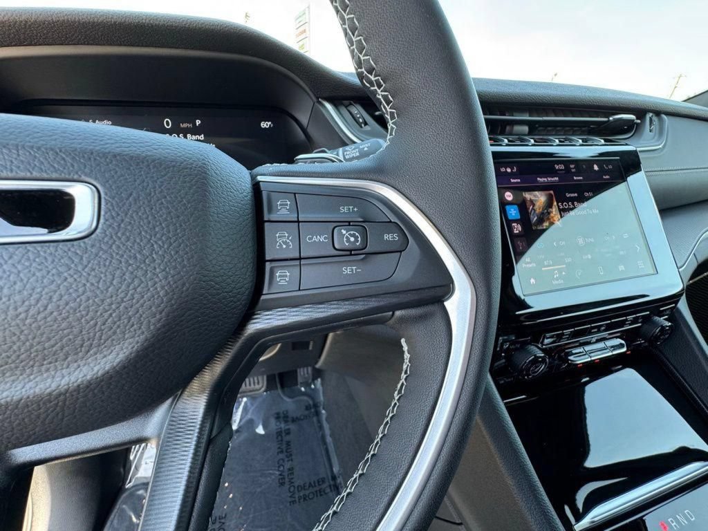New 2025 Jeep Grand Cherokee Altitude AWD/4WD image 23