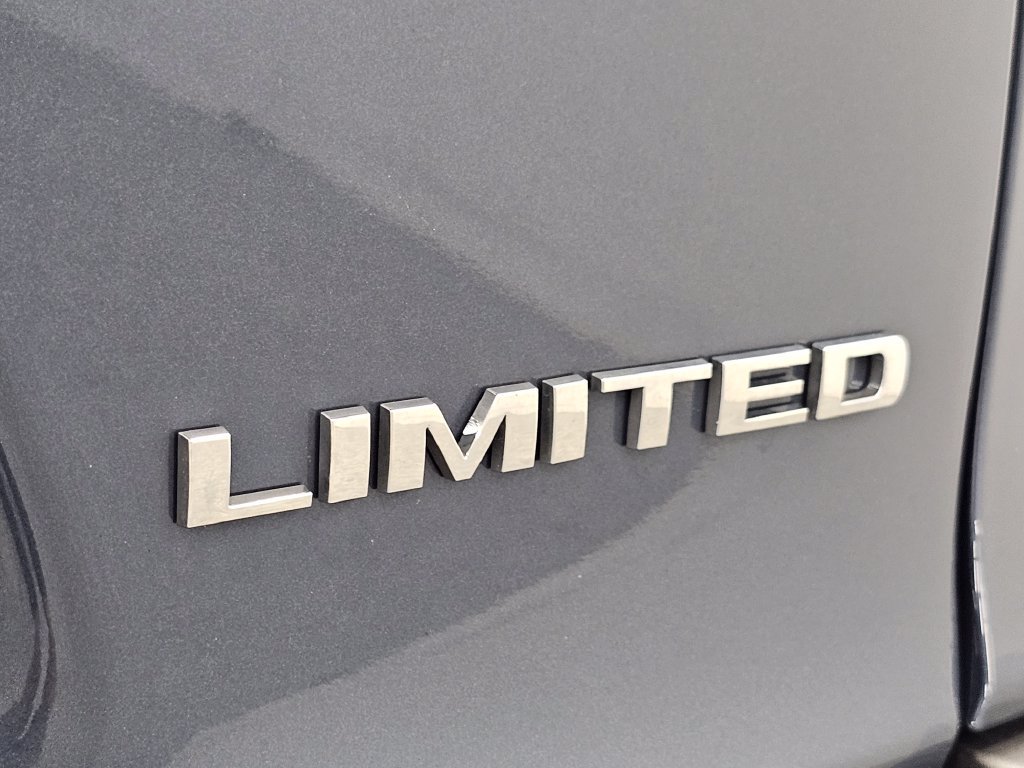 Used 2020 Jeep Cherokee Limited AWD/4WD image 28