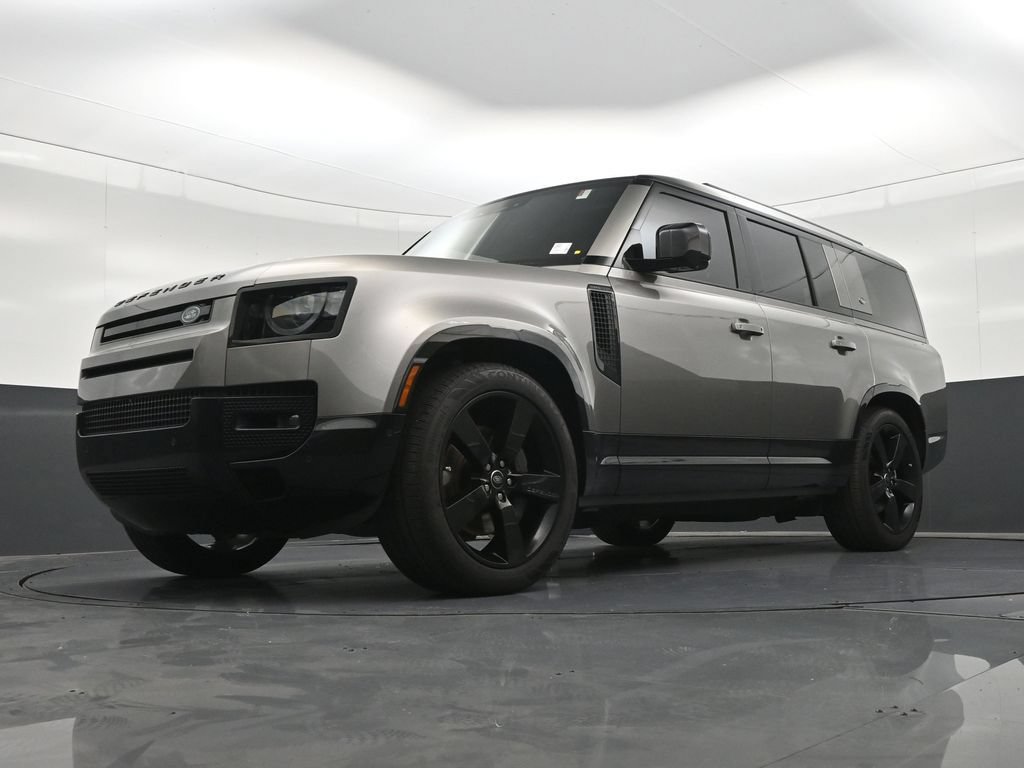Used 2024 Land Rover Defender 130 X-Dynamic SE AWD/4WD image 23
