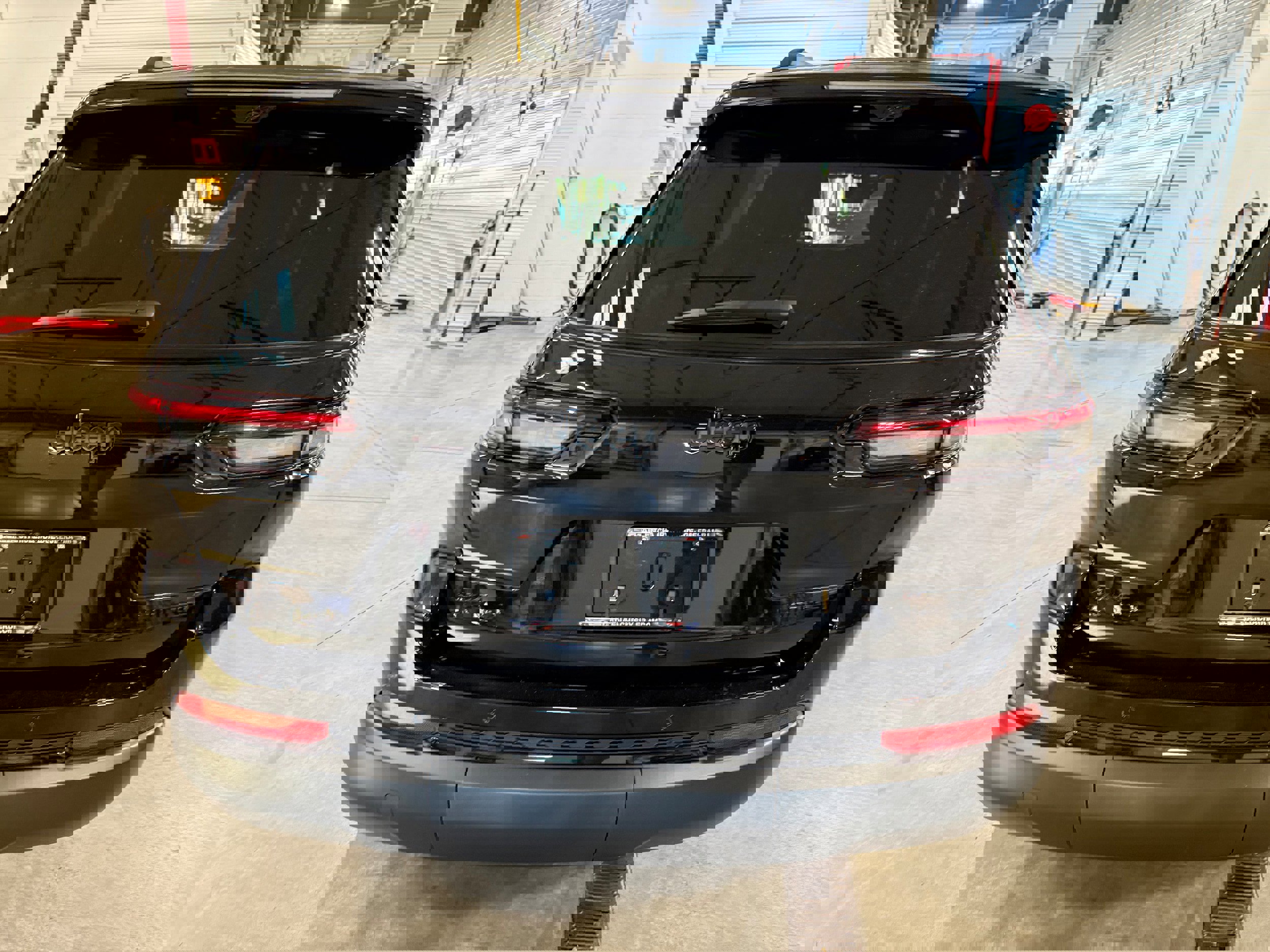 New 2025 Jeep Grand Cherokee L Limited image 15