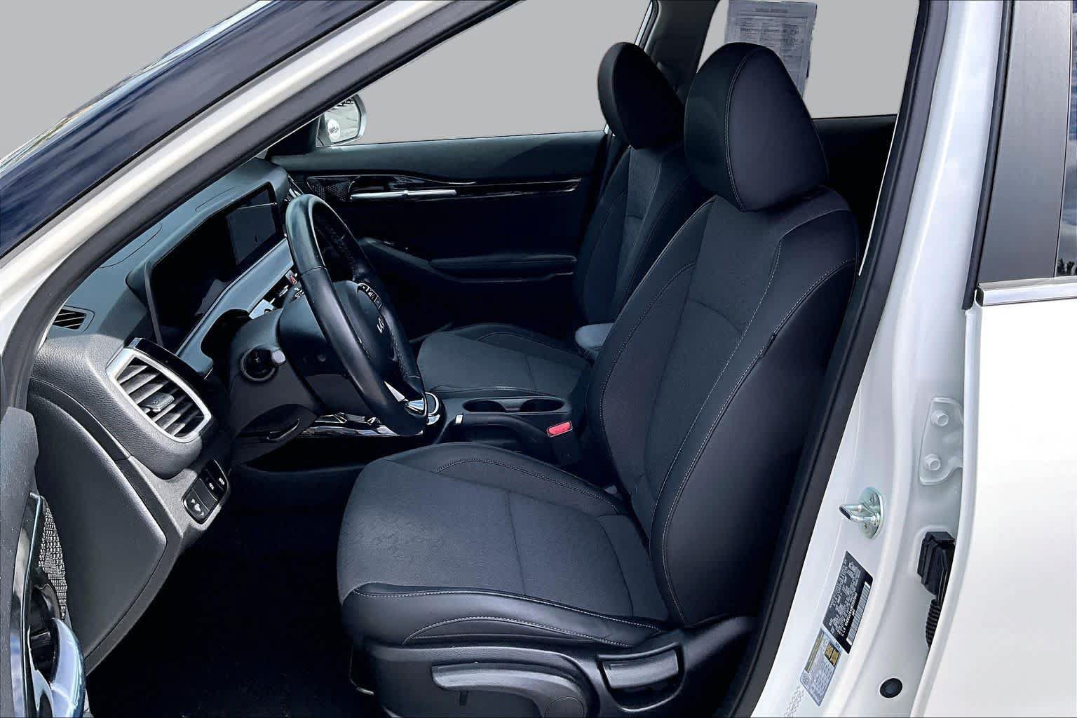 Used 2024 Kia Seltos S FWD image 7