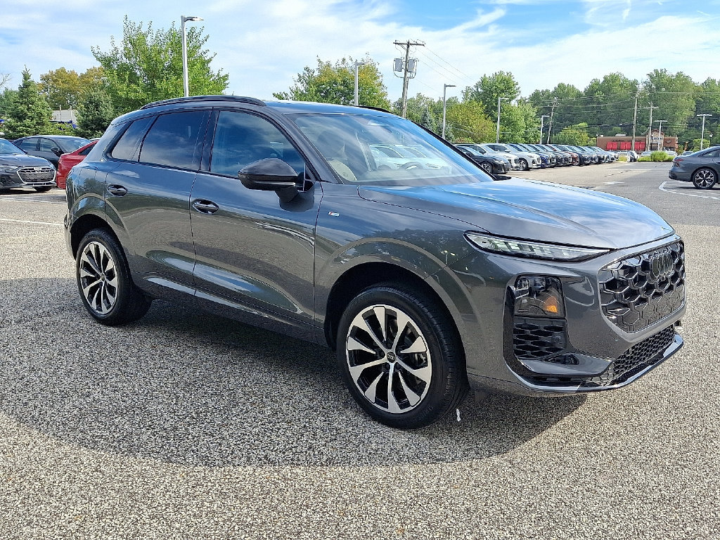 New 2026 Audi Q3 quattro 2.0T AWD/4WD image 2