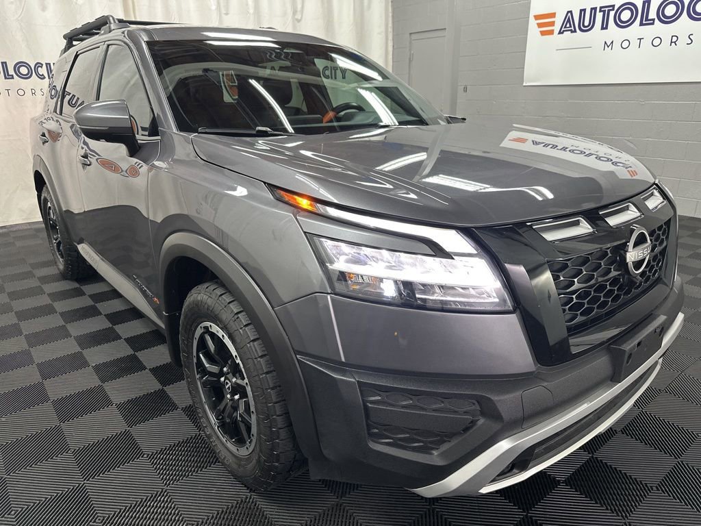 Used 2025 Nissan Pathfinder Rock Creek image 2