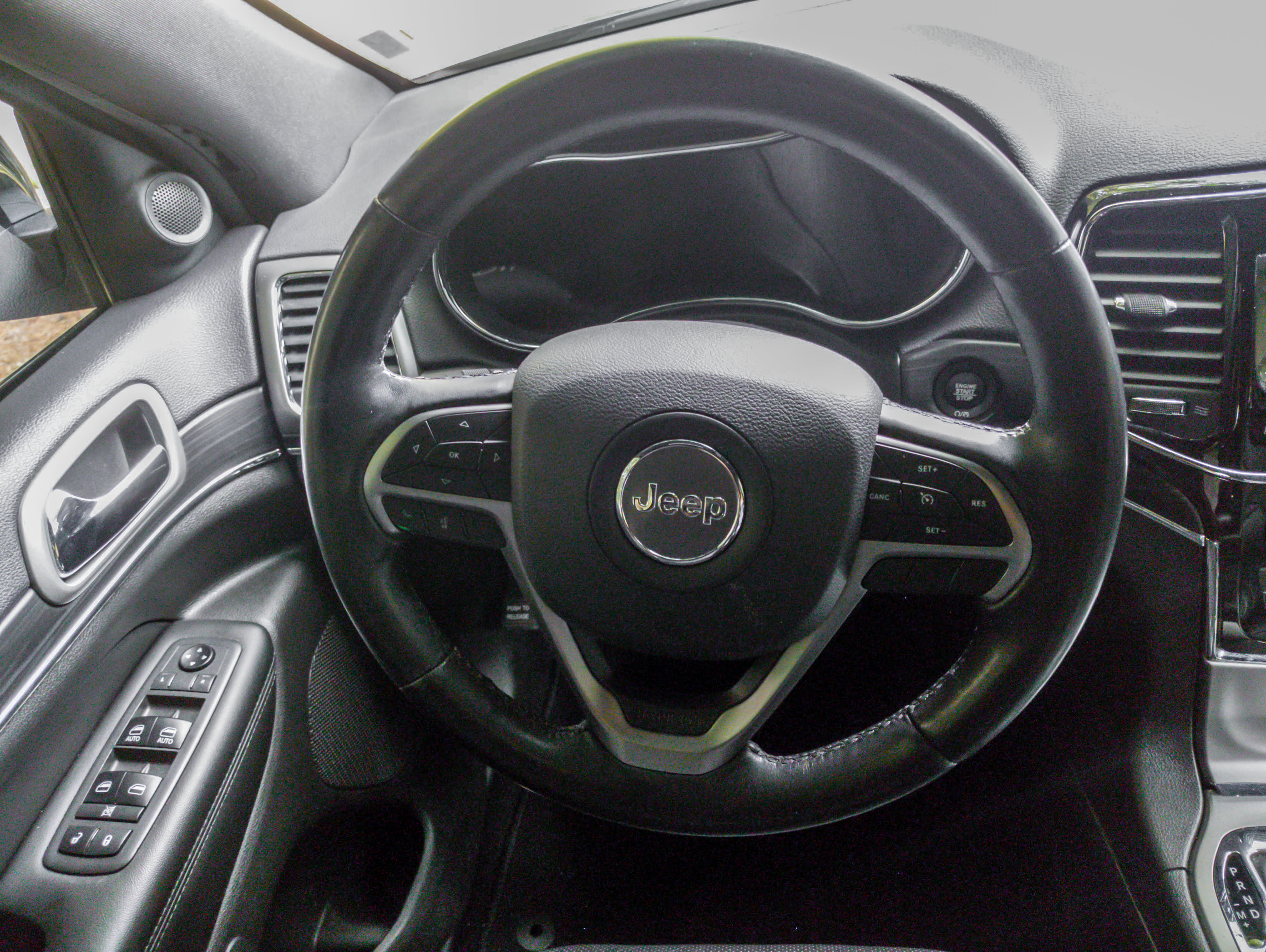 Used 2019 Jeep Grand Cherokee Limited w/ Luxury Group II image 6