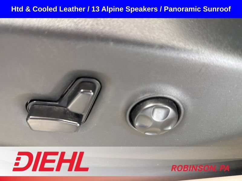 Used 2023 Chrysler Pacifica Limited FWD image 25