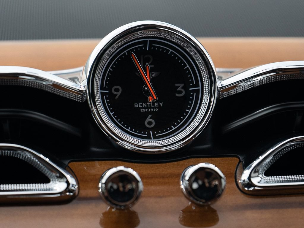 Certified 2022 Bentley Bentayga AWD/4WD image 40