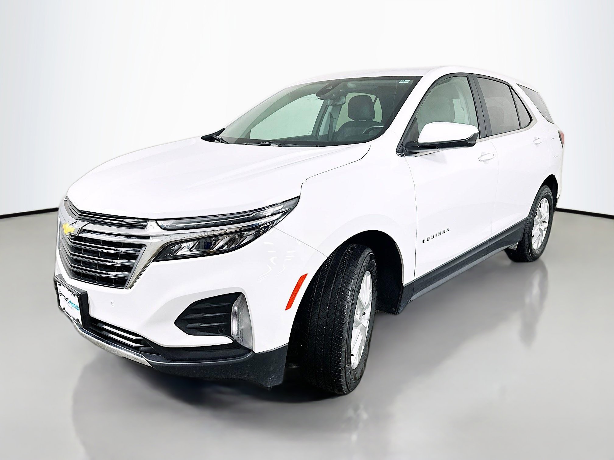 Used 2024 Chevrolet Equinox LT image 3