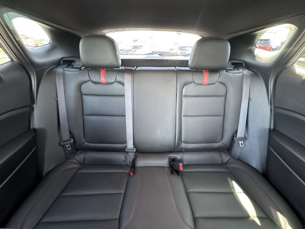 Used 2025 Chevrolet Trax RS w/ Sunroof Package FWD image 23
