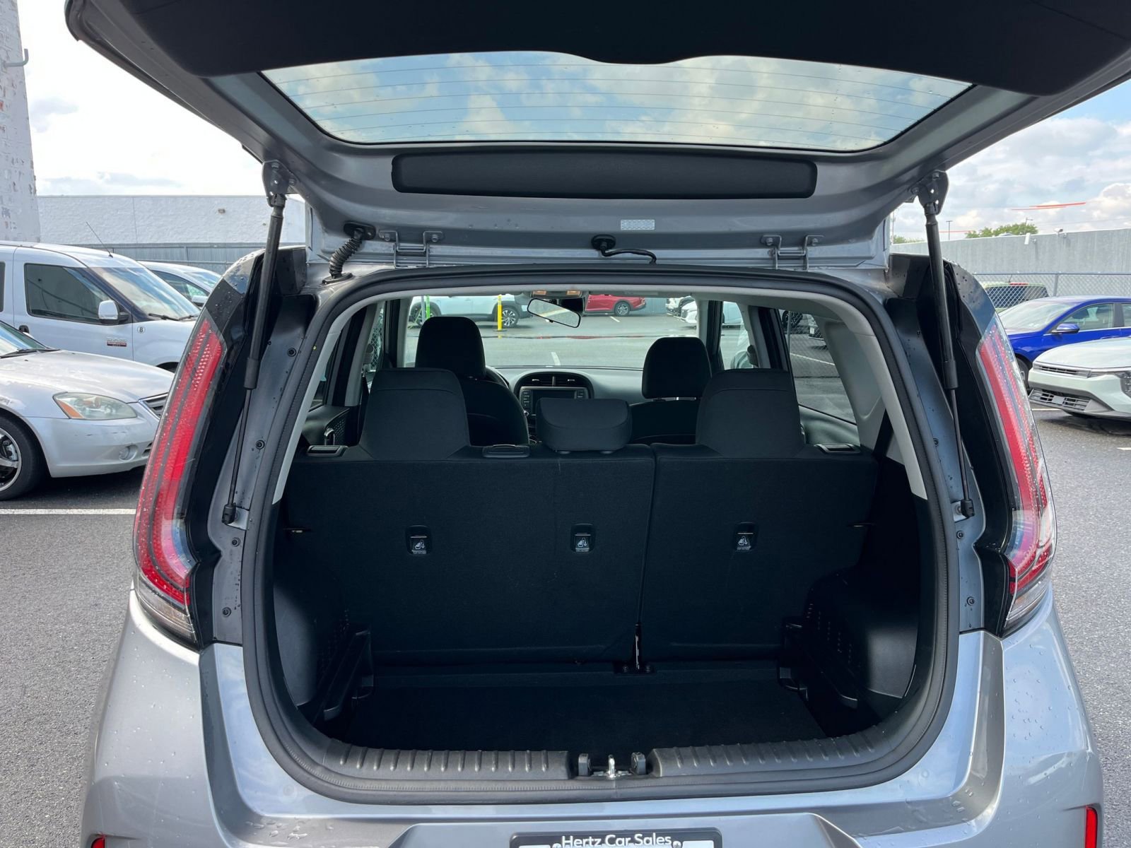 Used 2025 Kia Soul LX w/ LX Technology Package FWD image 29