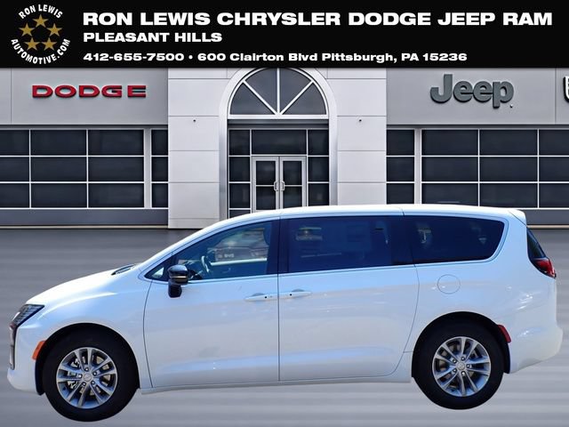 New 2027 Chrysler Pacifica Select FWD image 1