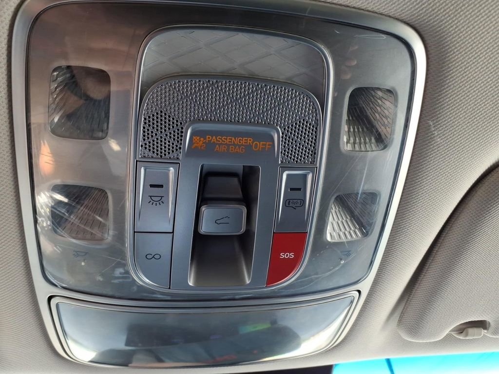 Used 2023 Genesis GV70 2.5T w/ Select Package image 26