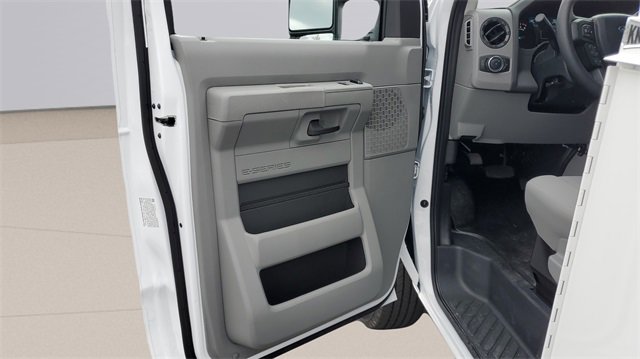 New 2026 Ford E-350 and Econoline 350 Super Duty image 18