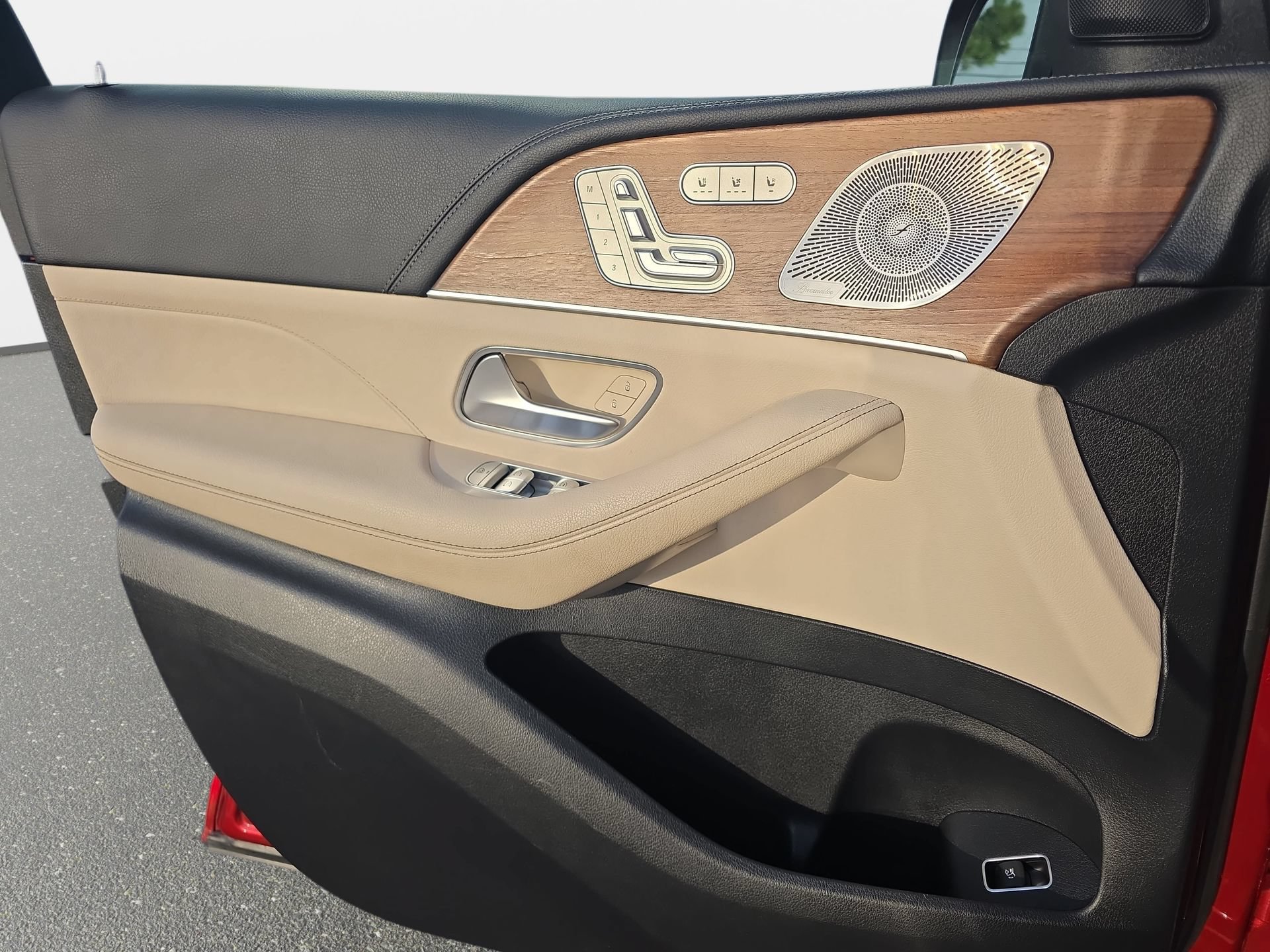 Used 2024 Mercedes-Benz GLS 580 4MATIC image 26