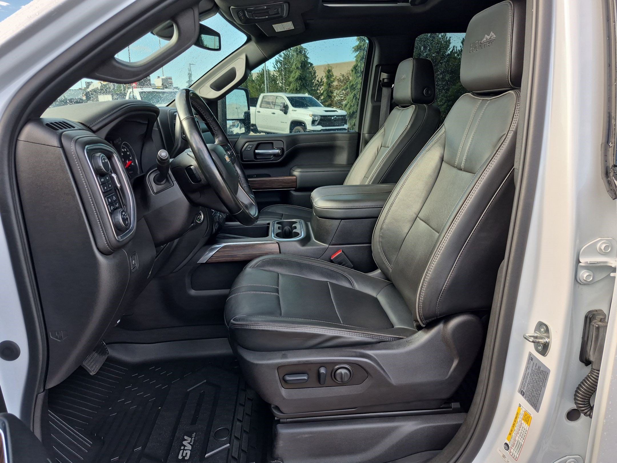 Used 2023 Chevrolet Silverado 3500 High Country w/ Safety Package II AWD/4WD image 15