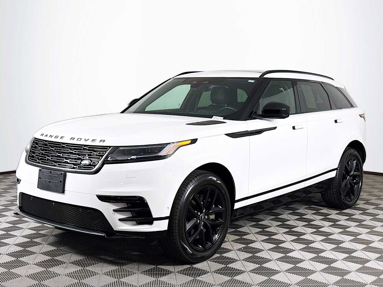 Used 2026 Land Rover Range Rover Velar Dynamic SE