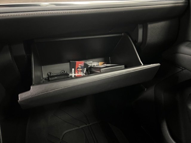 Used 2025 Chevrolet Suburban High Country image 34