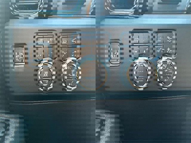 Used 2024 GMC Sierra 1500 AT4 w/ Technology Package image 21