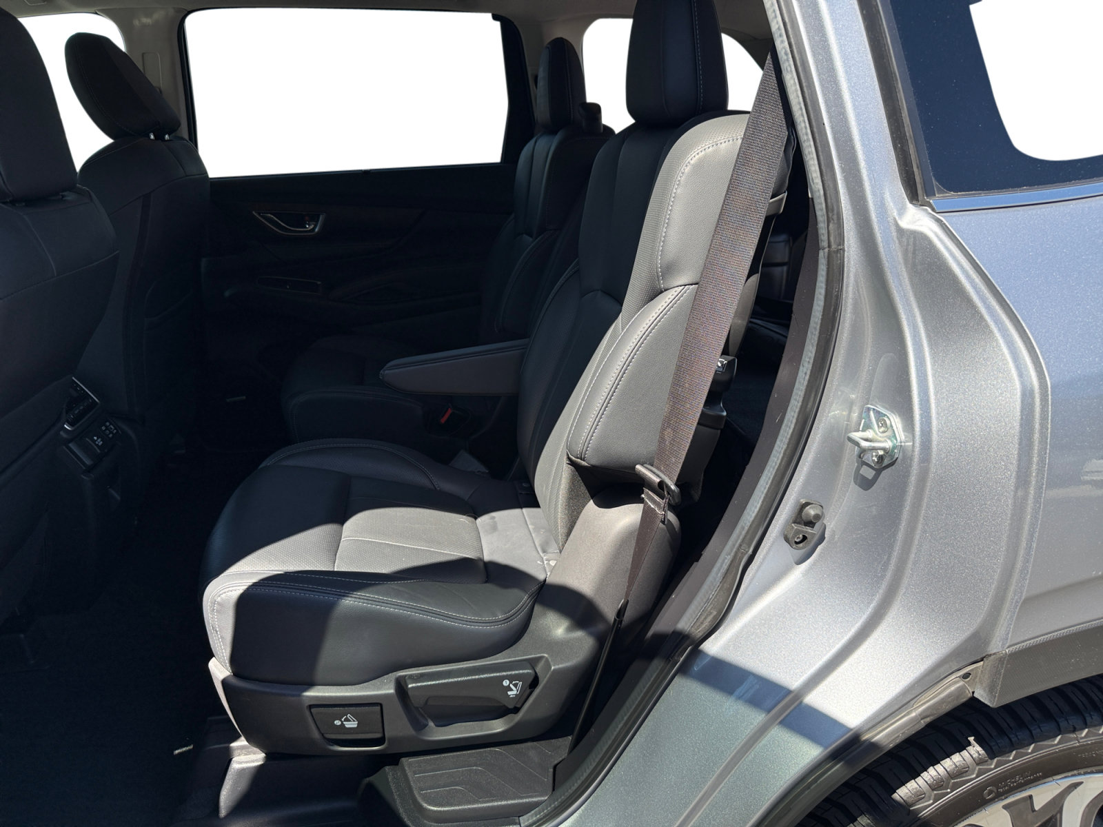 Used 2024 Subaru Ascent Touring AWD/4WD image 16