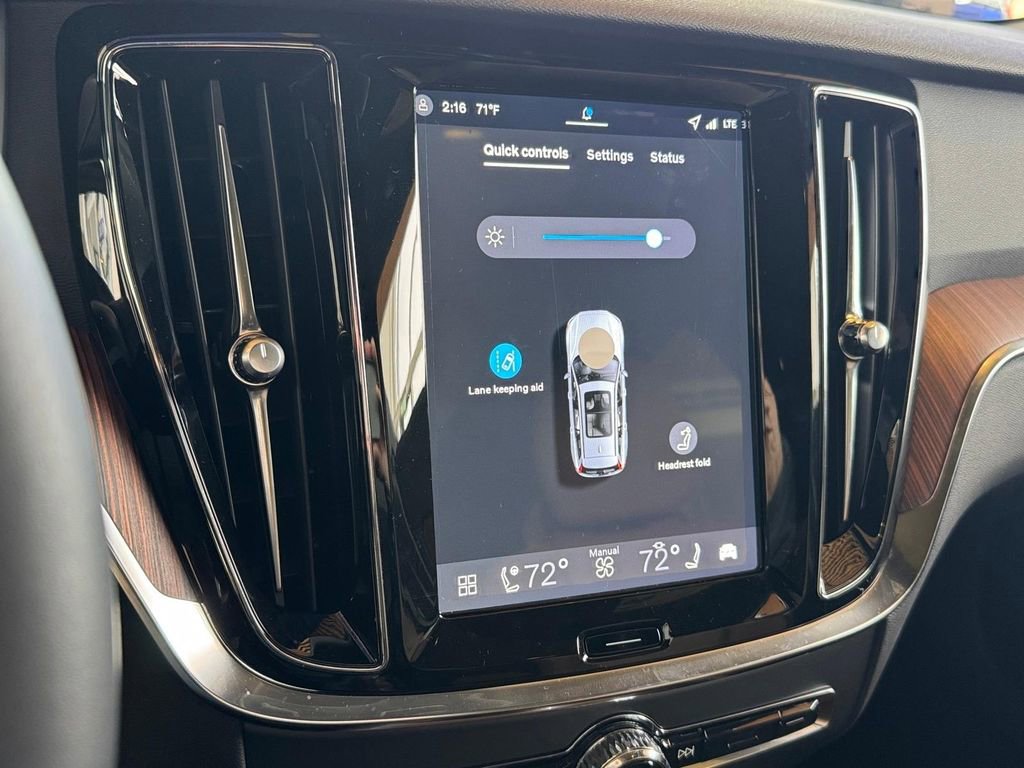 New 2026 Volvo V60 B5 Cross Country Plus w/ Climate Package image 20