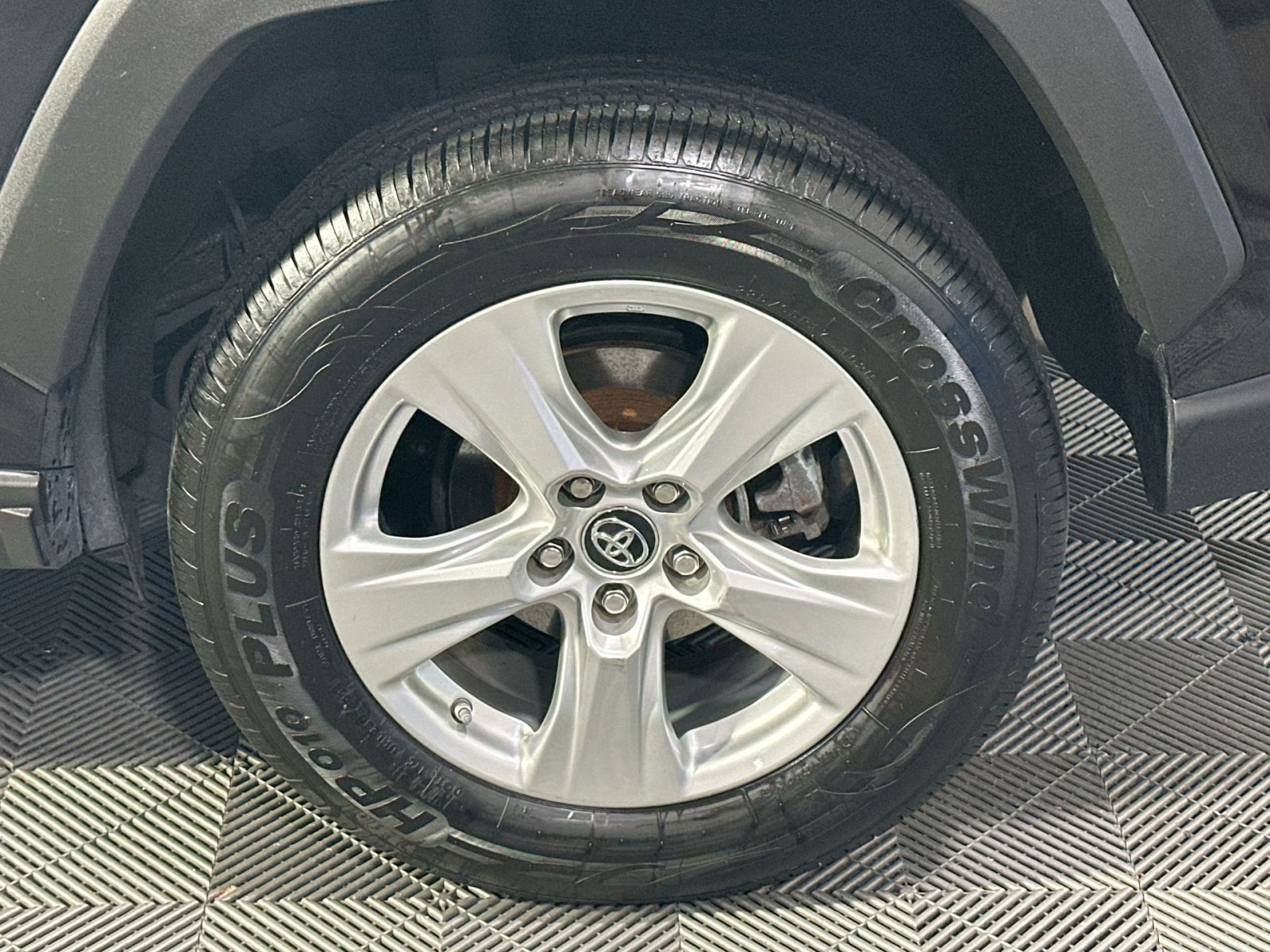 Used 2020 Toyota RAV4 LE image 12