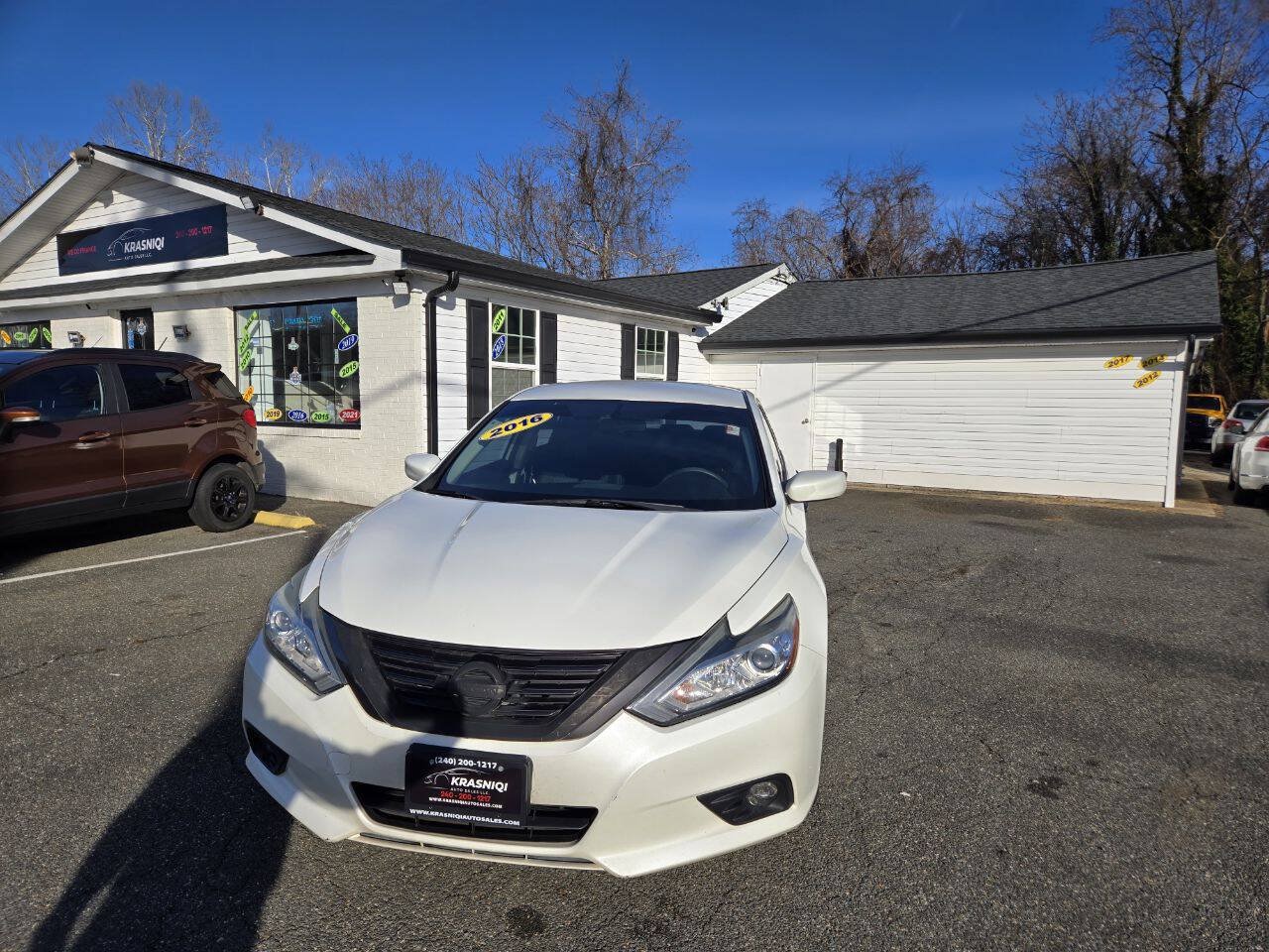 Used 2016 Nissan Altima 2.5 SV FWD image 2