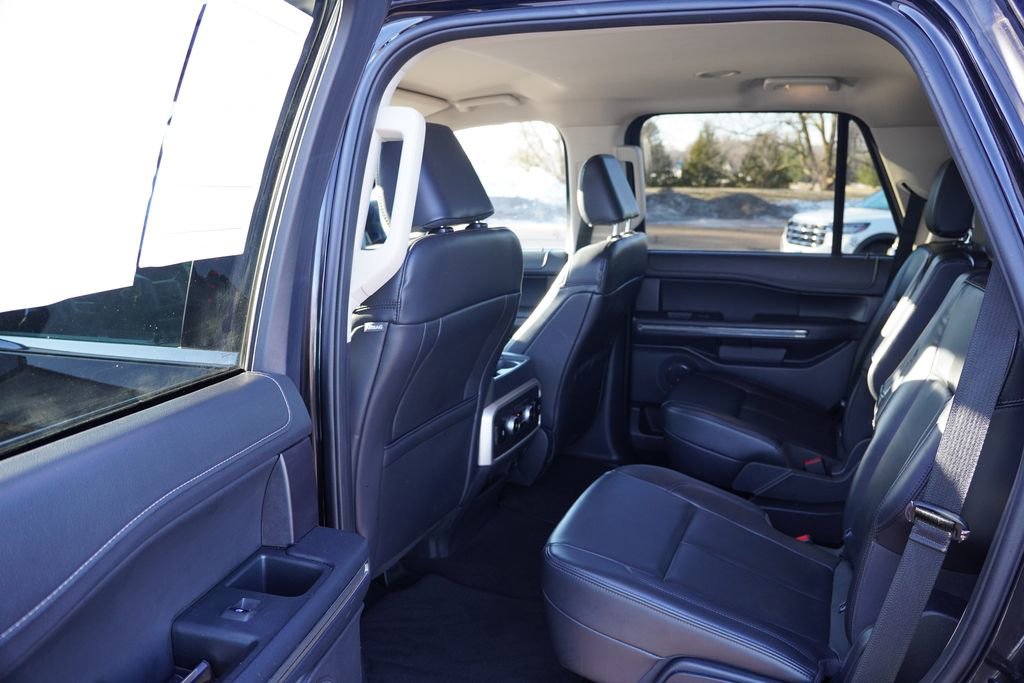 Certified 2024 Ford Expedition XLT image 17