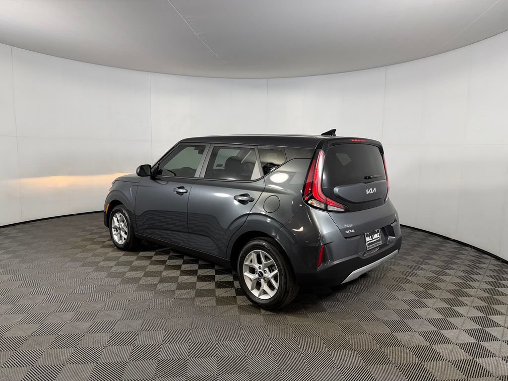Used 2025 Kia Soul LX w/ LX Technology Package FWD image 10