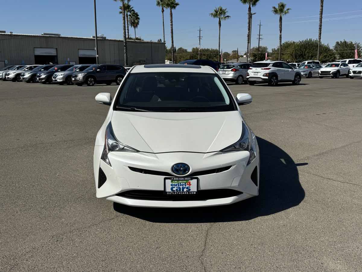 Used 2017 Toyota Prius Four w/ Advanced Technology Package FWD image 4