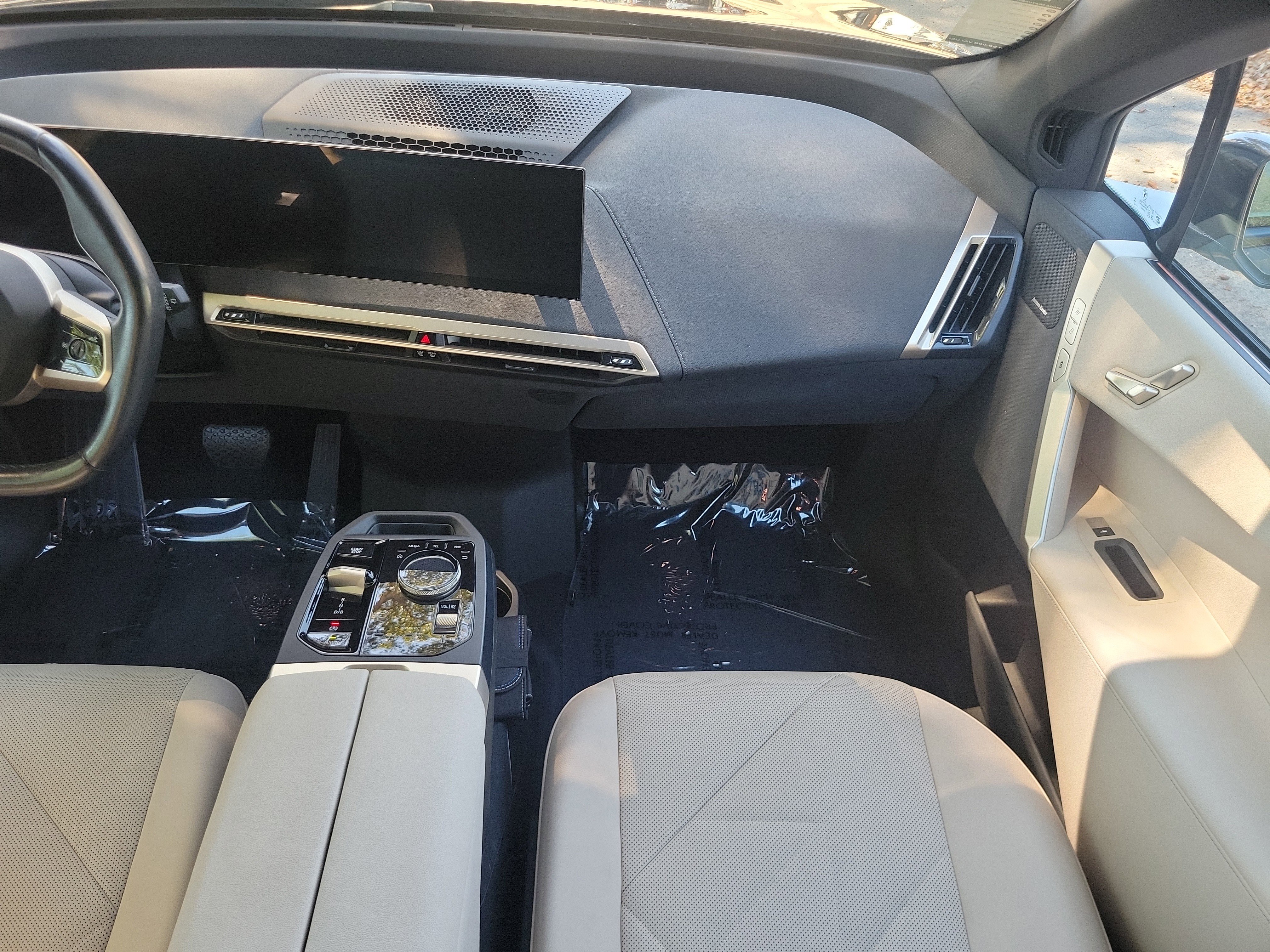 Certified 2024 BMW iX xDrive50 w/ Sport Package image 17