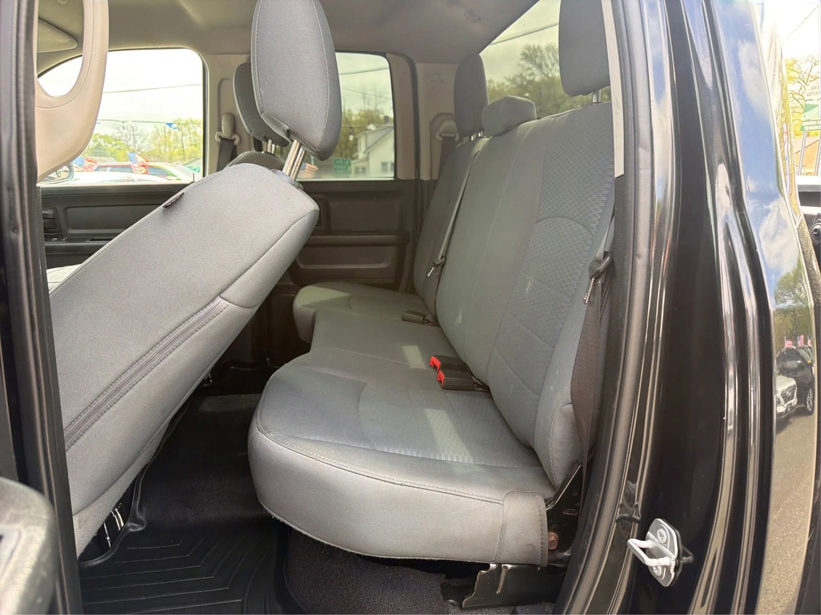 Used 2017 RAM 1500 Express w/ Black Ram 1500 Express Group AWD/4WD image 10