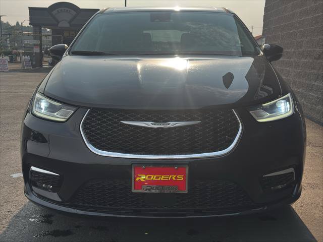 Certified 2023 Chrysler Pacifica Touring-L FWD image 3