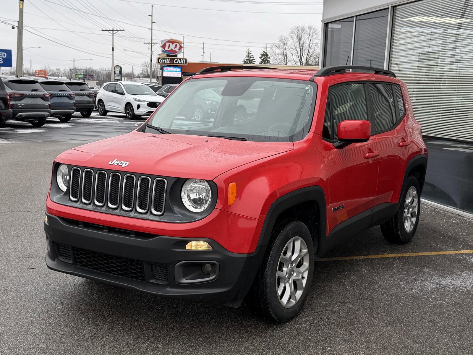 Used 2017 Jeep Renegade Latitude w/ Cold Weather Group image 3