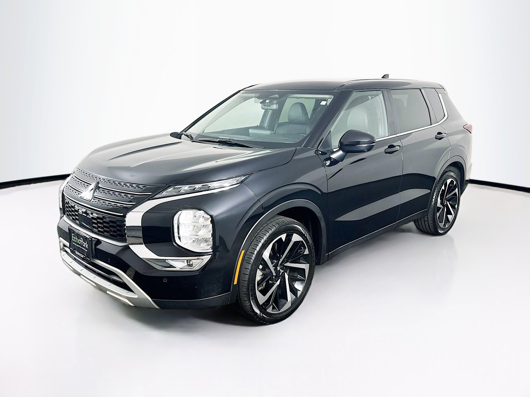 Used 2024 Mitsubishi Outlander SE FWD image 3