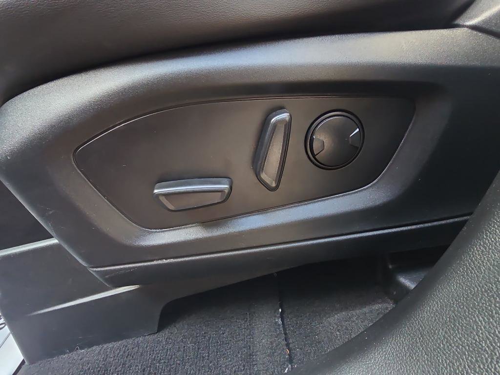 Used 2023 Ford Explorer XLT w/ Equipment Group 202A image 26
