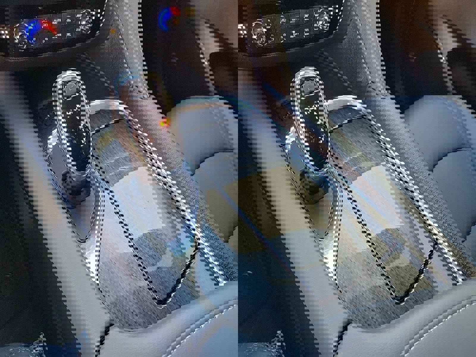 Used 2021 Buick Enclave Premium w/ Sun and Sites Package image 44