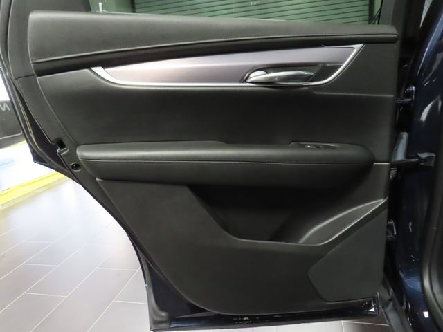 Used 2017 Cadillac XT5 Luxury w/ Driver Awareness Package image 10