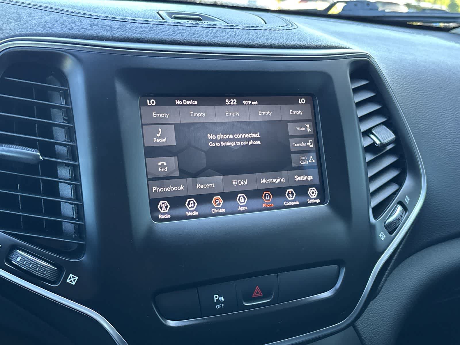 Used 2019 Jeep Cherokee Latitude Plus AWD/4WD image 18
