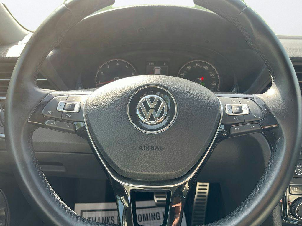 Certified 2020 Volkswagen Passat 2.0T R-Line FWD image 22