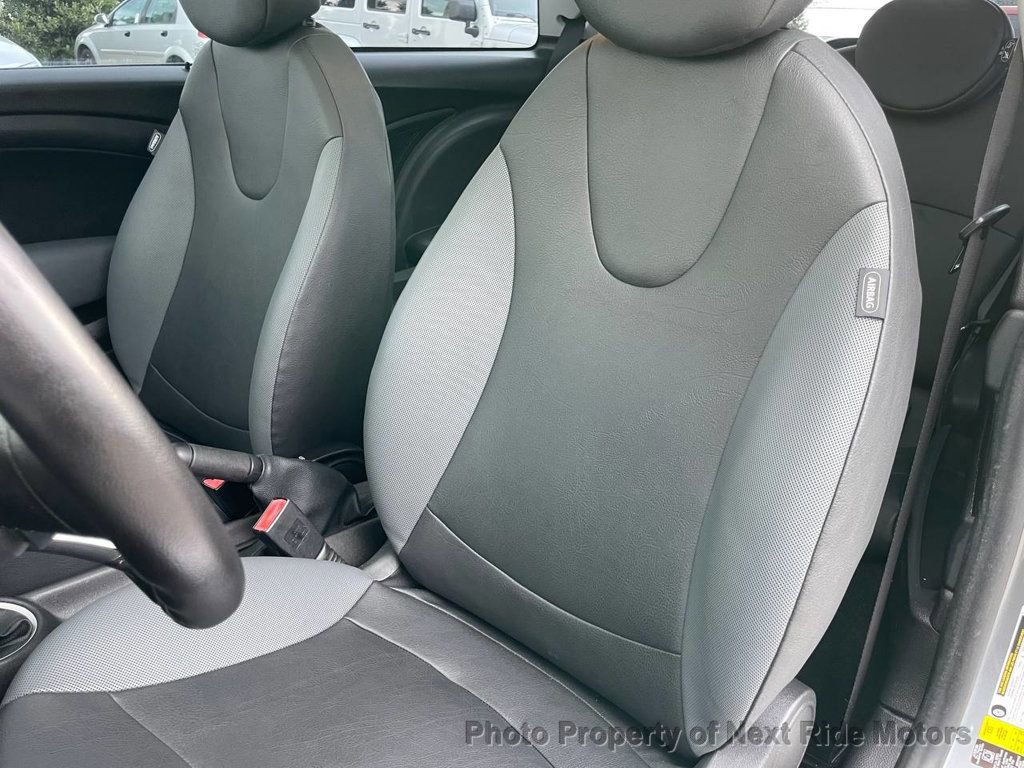 Used 2010 MINI Cooper Hardtop image 16