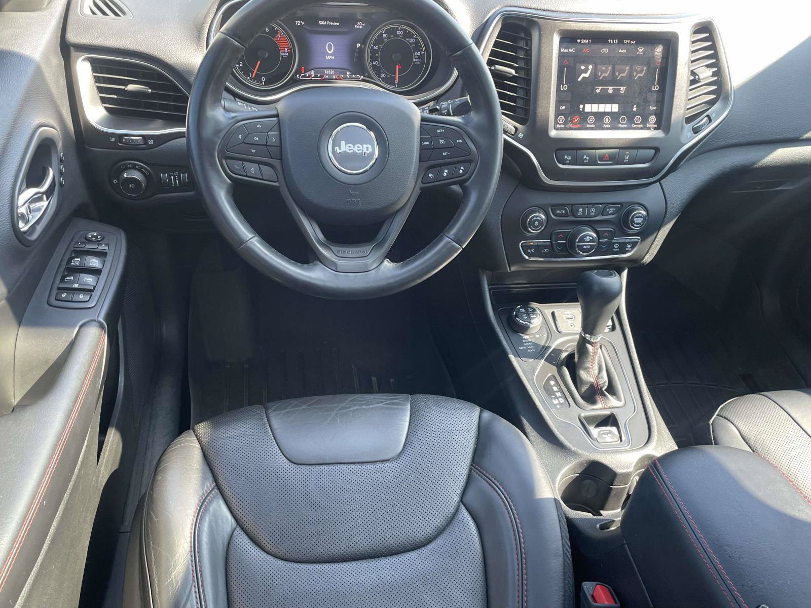 Used 2019 Jeep Cherokee Trailhawk AWD/4WD image 11