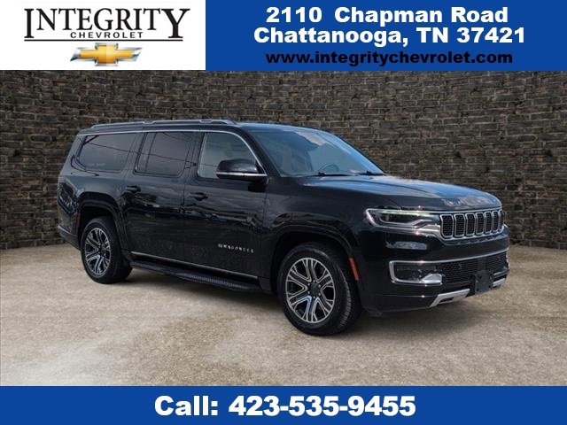 Used 2024 Jeep Wagoneer L Series II w/ Flexible Seating Group image 1